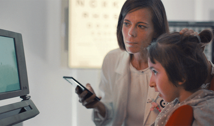 Как Huawei собирается диагностировать глазные заболевания при помощи своих смартфонов и ИИ