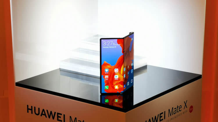 Huawei не хочет выпускать собственную ОС на замену Android. И вот почему