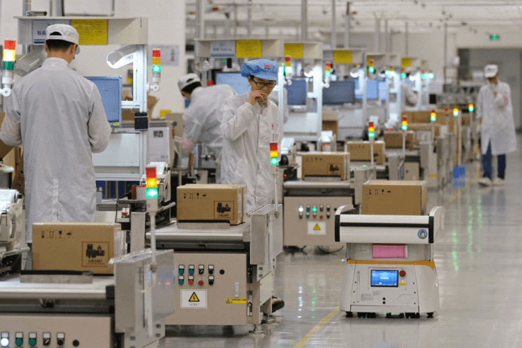 Foxconn закрывает производственные линии Huawei
