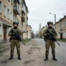 Украинским военным в Краматорске якобы запретили здороваться и разговаривать